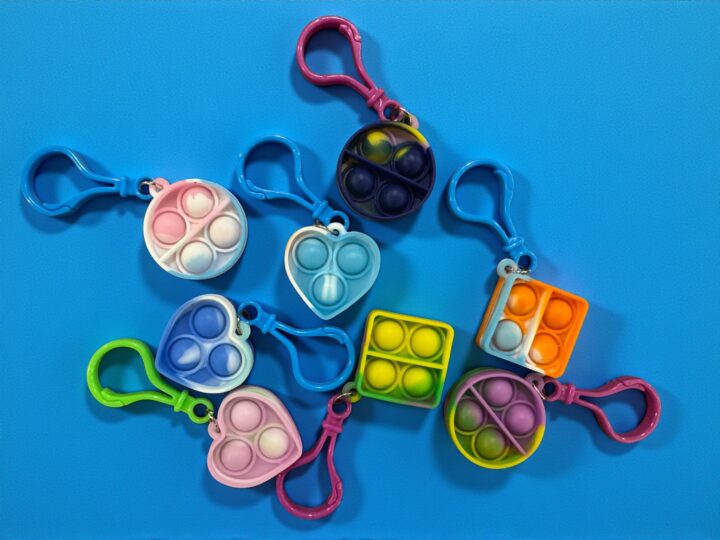 Spider-Man Pop-it Keychain Favor 4 Assorted pop-it keychains set for Spider-Man favor in Kuwait